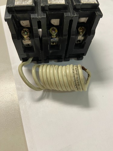 Siemens B22000S01 2P 20A shunt trip breaker NICE - Picture 2 of 3