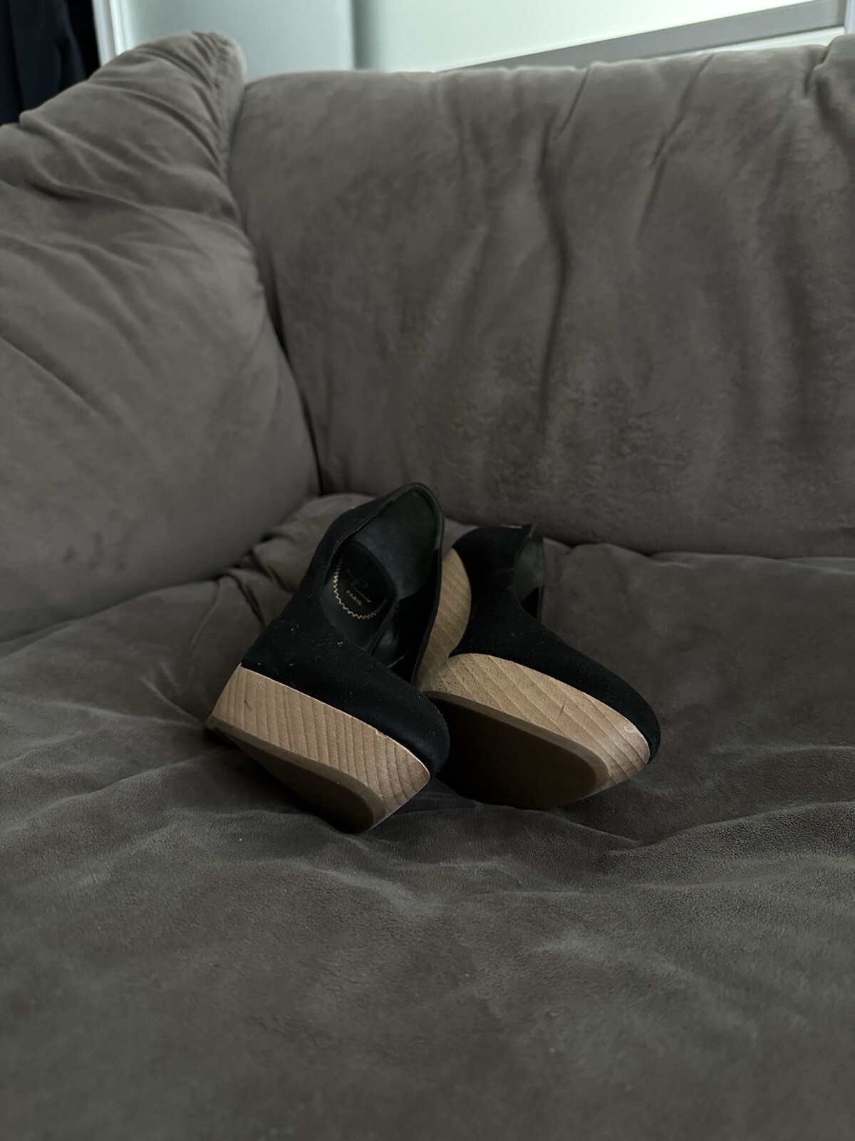 Yves Saint Laurent. Decolte vintage nere con zeppa e plateau taglia 36