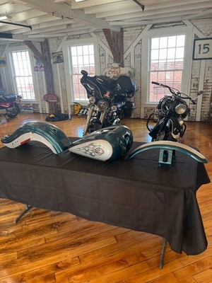 2004 Harley-Davidson FXDWG Tins Luxury Teal/Brilliant Silver Pearl
