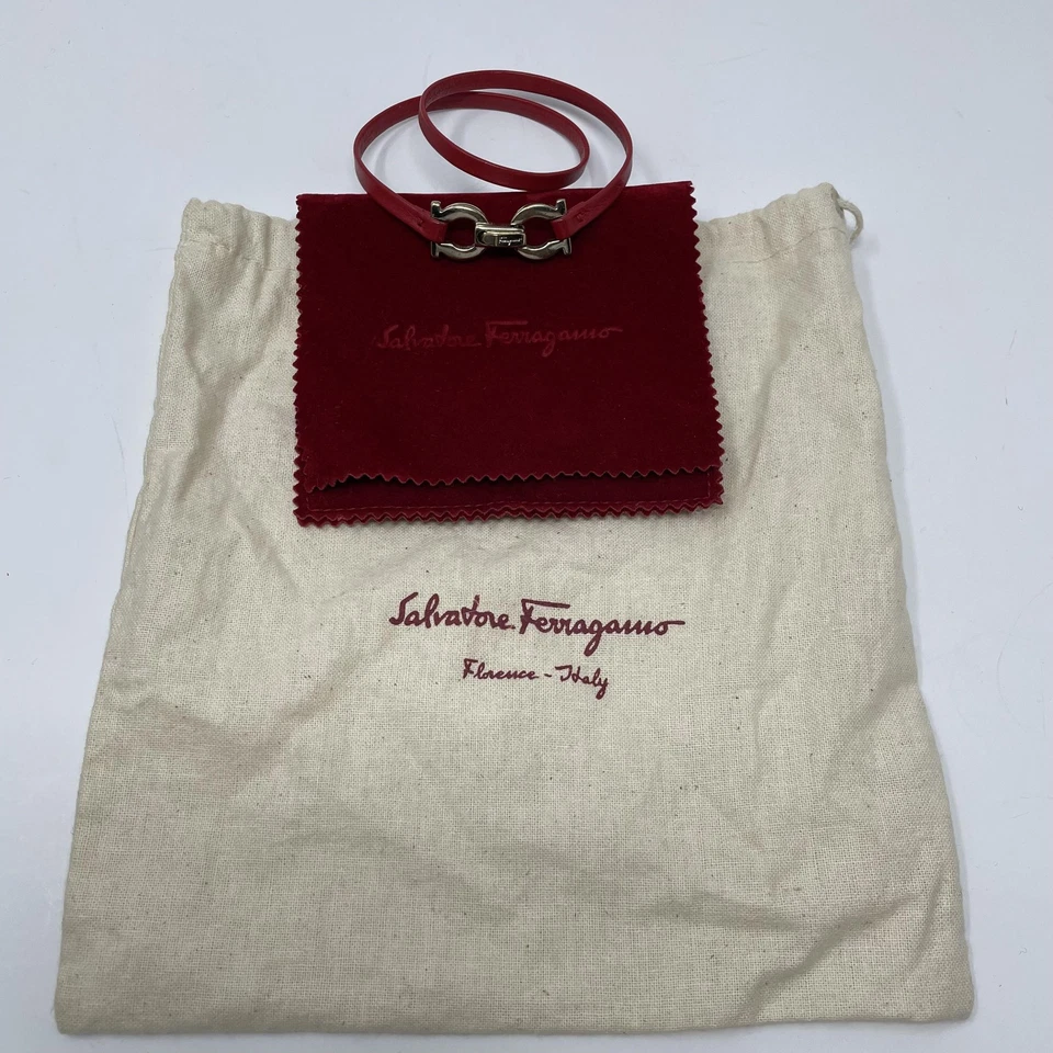 Pulseira de couro Salvatore Ferragamo Gancini envoltório duplo vermelha feita na Itália - Imagem 2 de 4