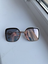 FENDI GOLD WITH BLACK SUNGLASSES