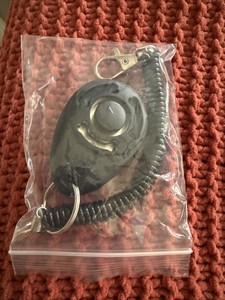 Pet Dog Puppy Training Clicker Sound Wrist Strap Obedience Agility Trainer Black