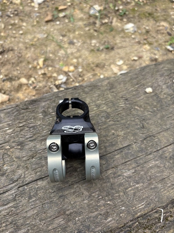 Renthal Threadless MTB Stem Aluminium Black/Gold