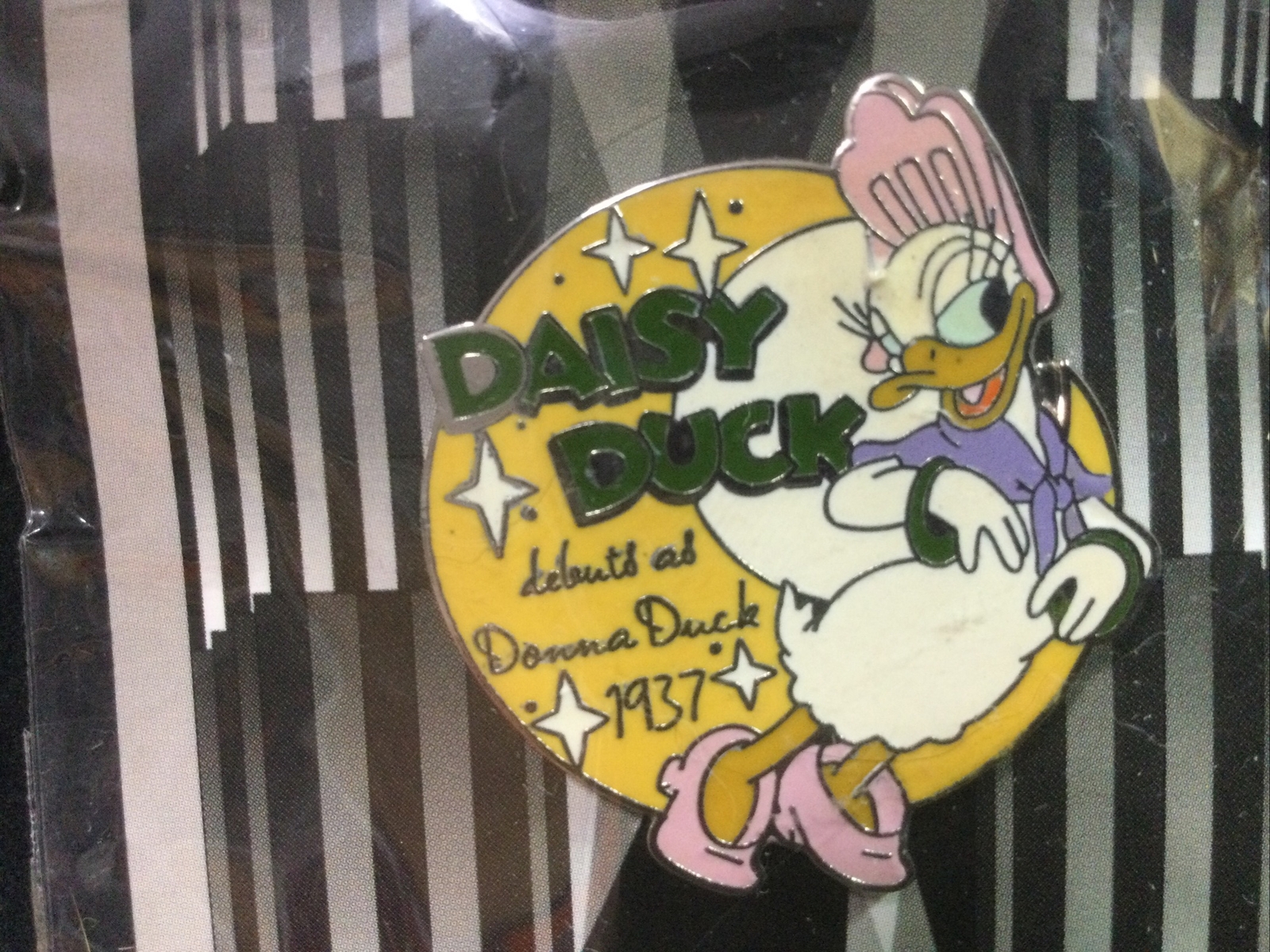 Disney Pin - 2000 Countdown Millennium Pin #48 Daisy Duck 1937 Debut