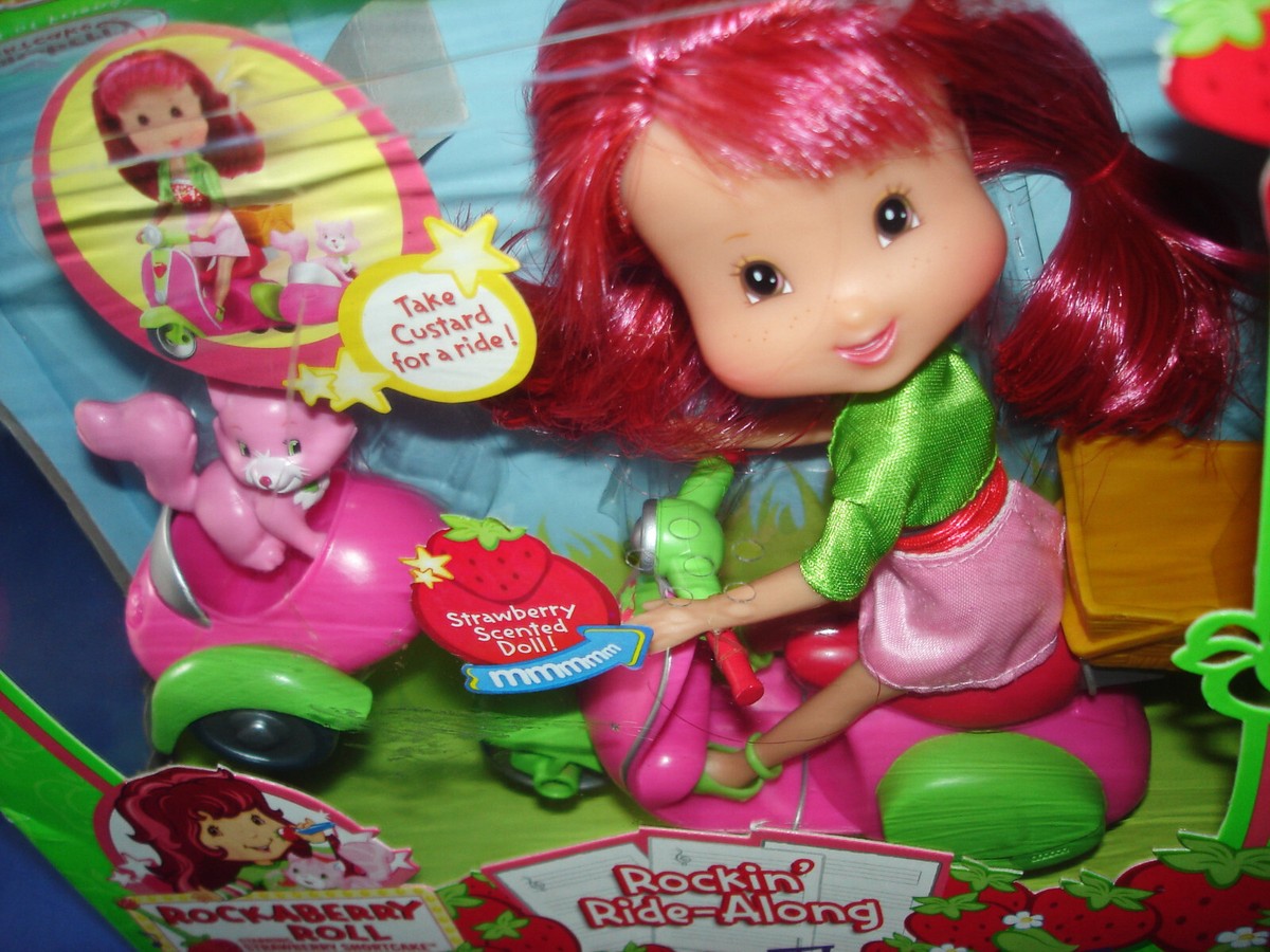 Strawberry Shortcake ROCKIN' RIDE-ALONG #20501 Doll Playmates 2008