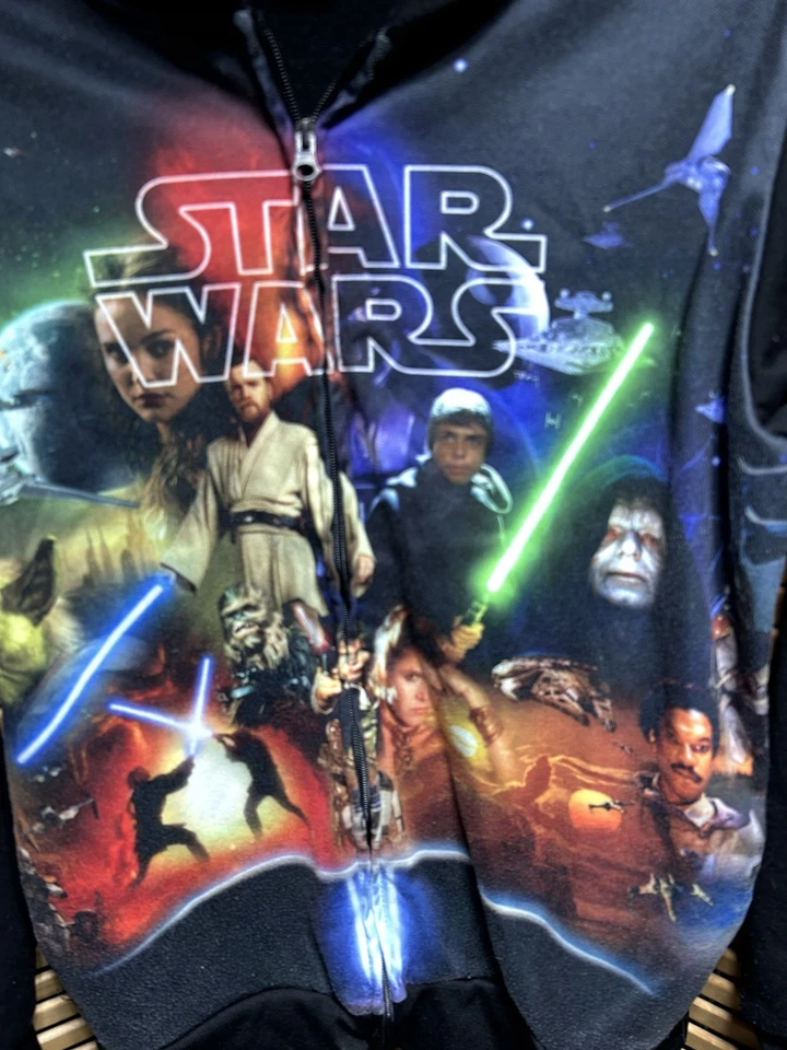 CHAQUETA CON CAPUCHA NUEVA CON ETIQUETAS STAR WARS VINTAGE ESTAMPADA EN 3D ADULTO CREMALLERA Talla COLOR MEDIO NEGRO Foto 3 de 4