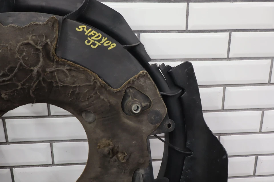 Cubierta interior del ventilador del motor turbo diésel Powerstroke 2003-2007 Ford F250SD 6,0 L Foto 4 de 4