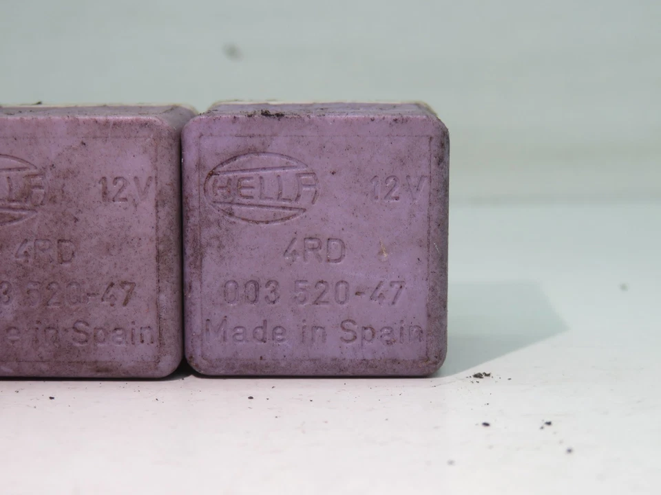 ASTON MARTIN DB7 I6 1997 HELLA RELÉ PÚRPURA HELLA 4ª 003 520 47 Foto 3 de 4