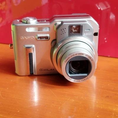 Casio Exilim EX-P600 - Imagen 1 de 4