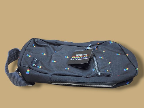 🌈Mochila Eslinga Colección Walt Disney Pride 2022 Retirada (Gris Oscuro) Etiquetas Nuevas - Imagen 5 de 8