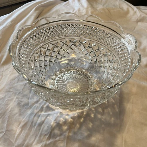 Vintage Anchor Hocking Wexford Glass Compote Footed Fruit Bowl Scalloped Rim