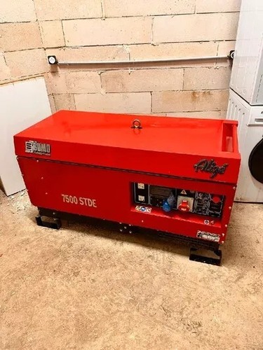 Groupe électrogène SDMO Triphasé 7.5 KVA – Diesel, 25h D'utilisation