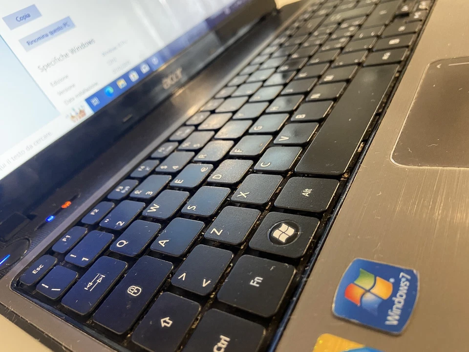 Acer Aspire 5741G, Intel I3 M330 2.13Ghz, AMD Radeon 5000hd, Ram 4gb - Imagen 4 de 4