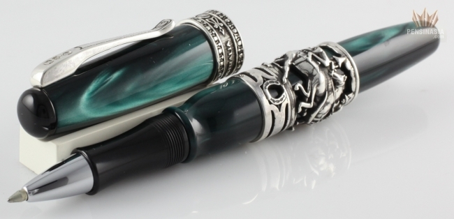 CURTIS SPECIAL EDITION THOROUGHBRED GREEN  VELVET WITH SILVER ROLLER BALL PEN !!