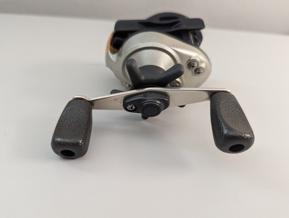 Moulinet De Pêche Daiwa Faisal Procaster Mag Force PMA-33SL – Gaucher – Occasion