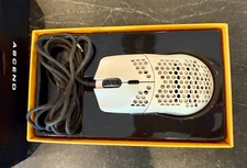GLORIOUS PC Gaming Mouse MODEL O Wired Lightweight ~ Matte White 67G EUC