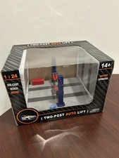 Collectible Series Service Center 2 Post Auto Lift 1:24 Scale Diecast Battery Op