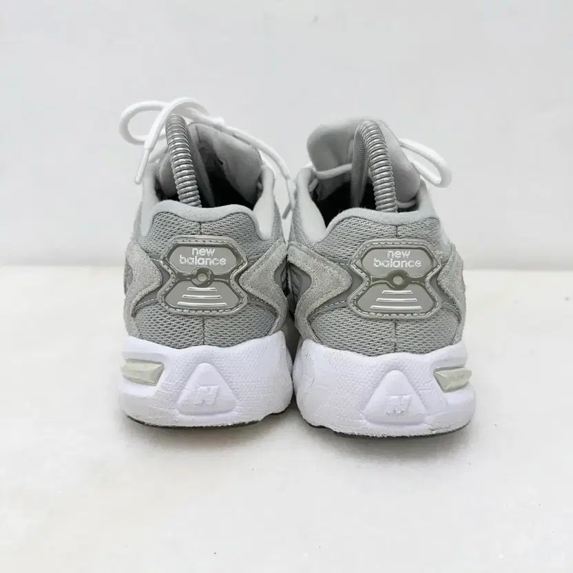New Balance 725 Gray Sneakers Size 240