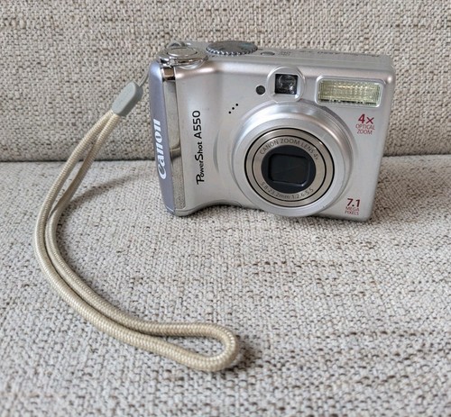 Canon PowerShot A550 7.1MP Digital Camera - Silver | Working But READ