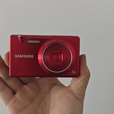 Samsung MV800 16MP Flip Screen Camera 5x Zoom 720pHD Touch Screen Digital Camera