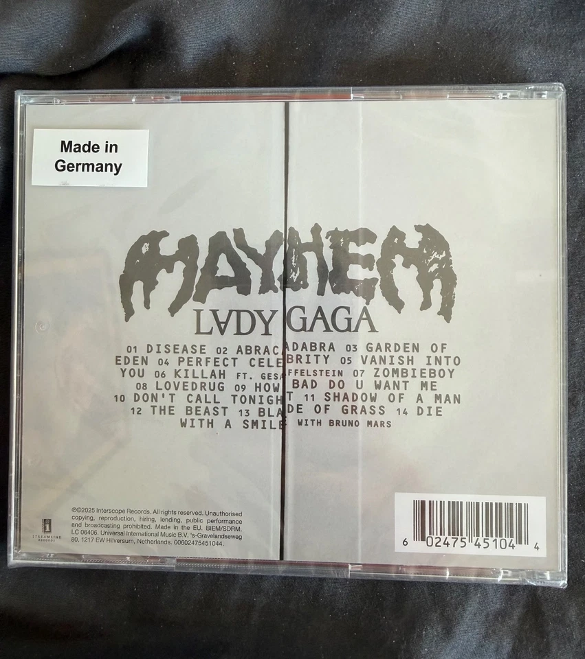LADY GAGA - MAYHEM CD & SIGNED ART CARD - LADY GAGA AUTOGRAPH - Image 4 of 4