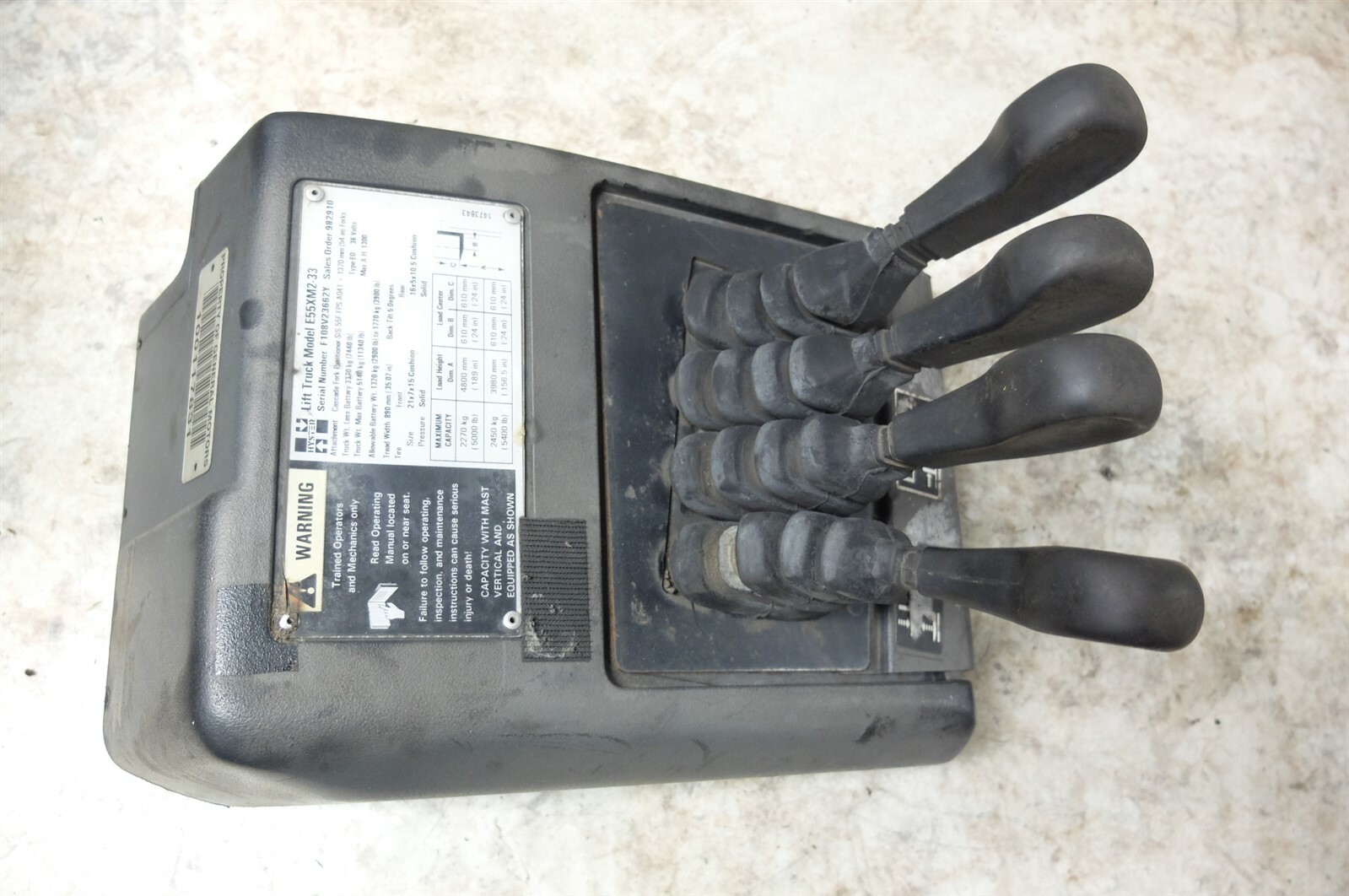 Hyster E55 XM2-33 Fork Lift Forklift 4 four hydraulic control levers ...