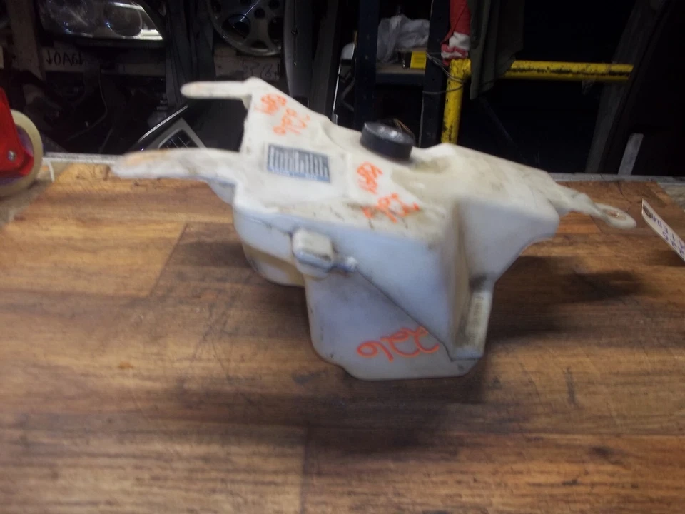 Express 1500 03-18 2500 2003-2014 furgoneta radiador refrigerante depósito de recuperación Foto 4 de 4