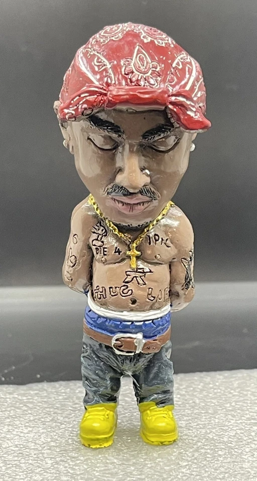 Figura Tupac Estrella Pop-Rapero Pequeña Resina 10 cm Genial Hip Hop Guy Estatua de Escritorio Foto 4 de 4