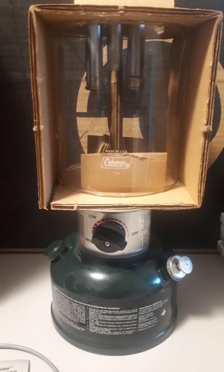 New NOS Coleman Powerhouse 290A700C 290A Lantern in box, packaging