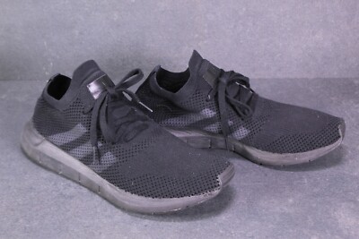 Adidas Sneaker Swift Run Triple Black Herren Sportschuhe Gr. 44 schwarz SB2505