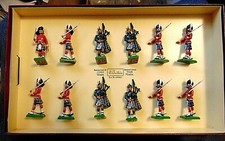 BRITAINS SEAFORTH HIGHLANDERS toy metal soldiers with box ser 0003