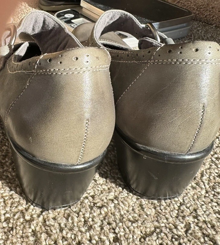 Clarks Bendables Cómodo Cuero Mary Jane Zapatos Tacón Bomba Talla 9M Verde Salvia Foto 4 de 4