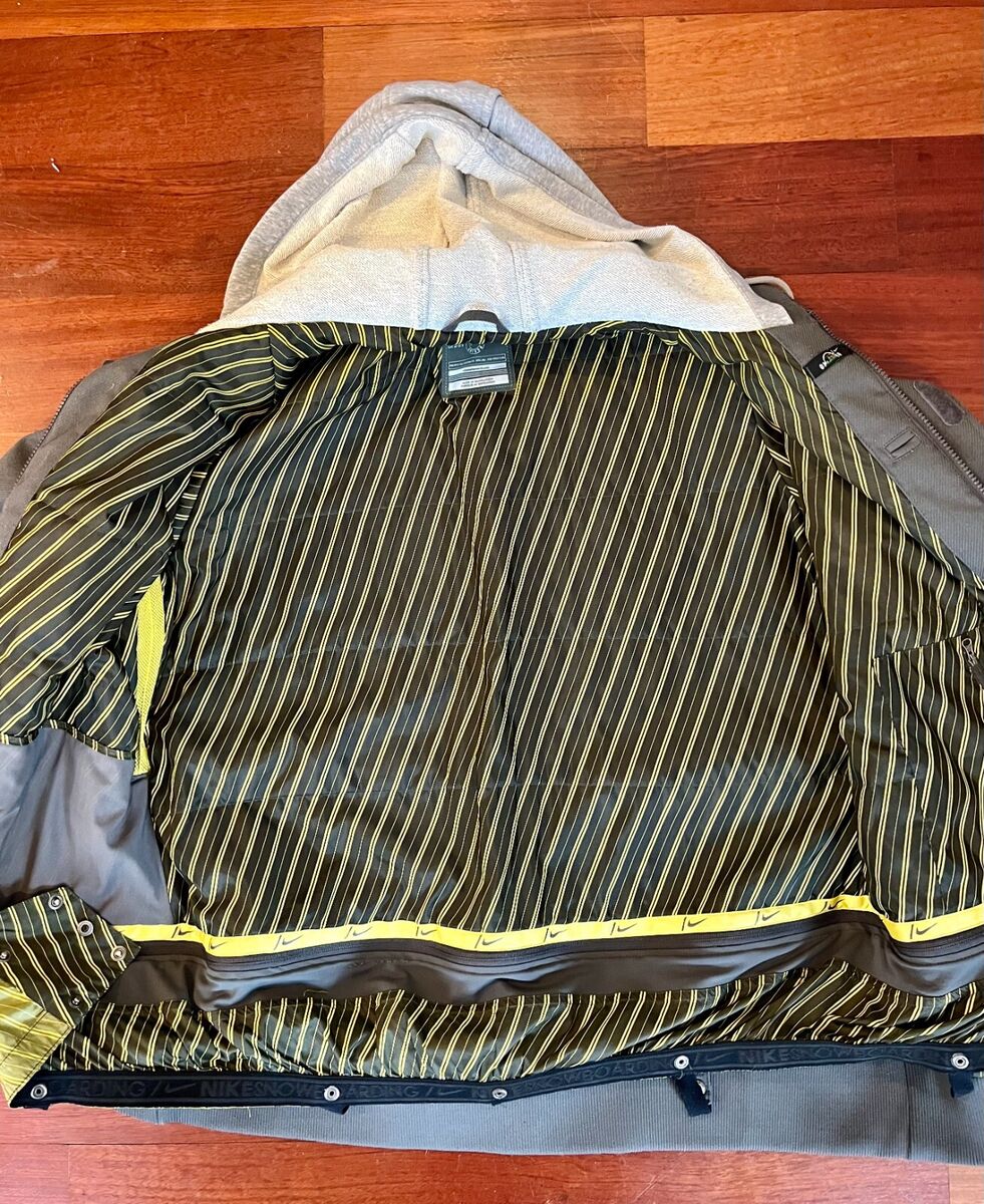 Nike Snowboarding Holladay Jacket Size XL 425045-055 Grey Nike Snowboarding Holladay Jacket Size XL 425045-055 Grey