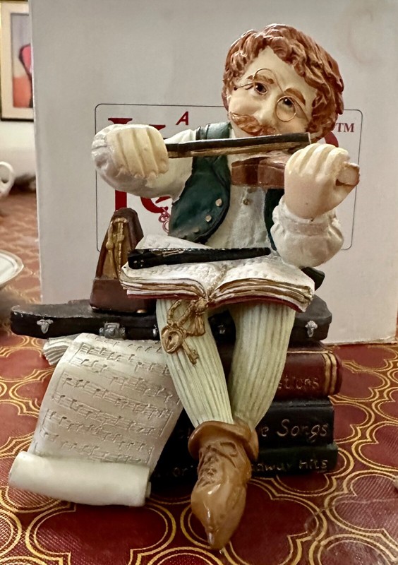 Figurine Musical Theme Country,"Keeper of Music Music Shenandoah Design Int