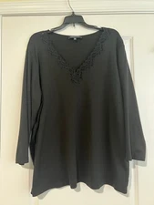 Jones New York Signature Woman Black V Neck Floral Lace Accent Top 3X