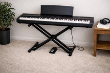 YAMAHA Digitalpiano P-115b (Schwarz) P-115B