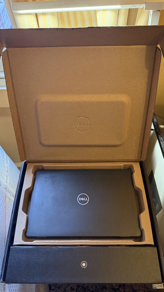 Dell Latitude 7430, 14" Laptop, Core i5-1245U, 16GB, 256GB, Win 11 Pro - Image 4 of 4