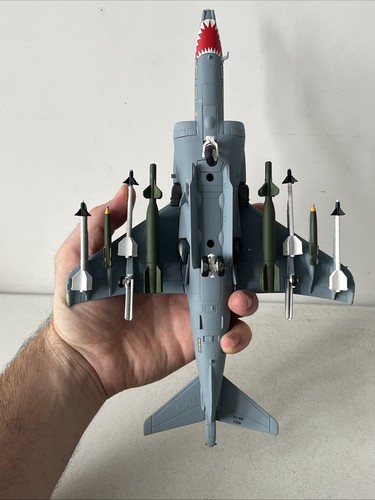 FRANKLIN MINT ARMOUR 1:48 HARRIER MK7 RAF SHARK MOUTH DIECAST MODEL AIRCRAFT - Picture 9 of 10