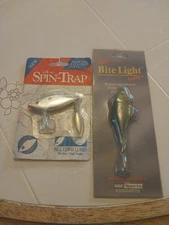 Nos Bill Lewis Spin Trap & Bite Light Strobe Blinks Blood Red In Water Nip