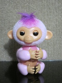 Fingerlings Interactive Baby Monkey Harmony 70+ Sounds And Reactions Pink