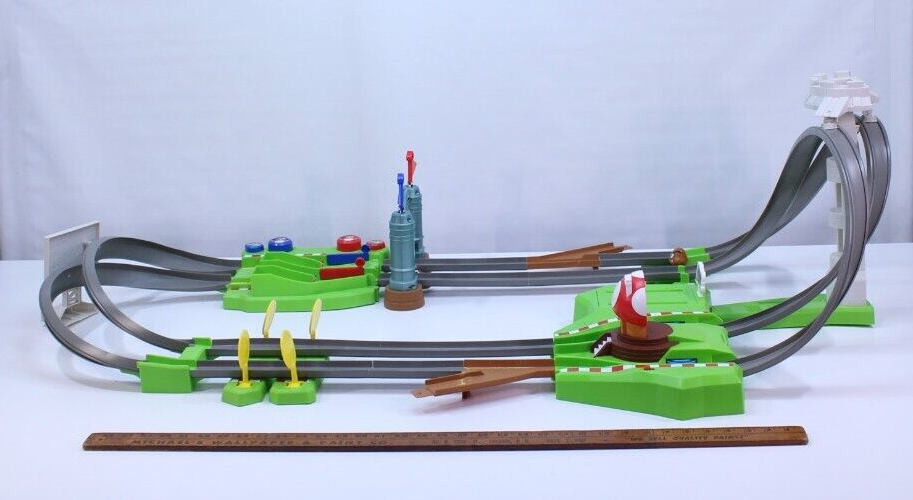 Hot Wheels Mario Kart Circuit Track Set + Yoshi Princess Peach Luigi  DIE-CAST ✓✓ 887961904475