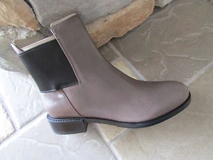 Nuevo Clarks Marquette Botas al Tobillo de Cuero Gris Pardo deseos para  mujer 9.5 Botines 10786 | eBay
