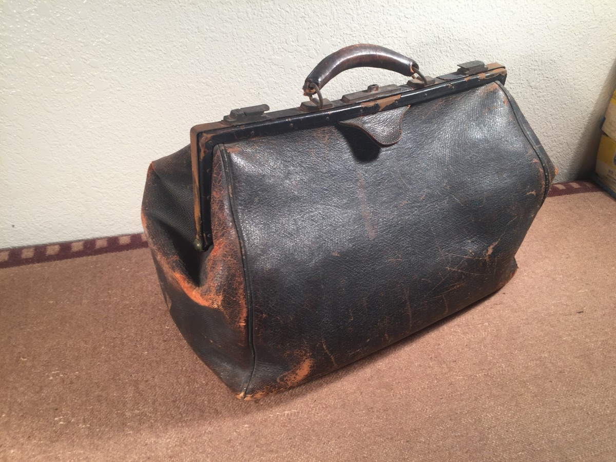 Vintage Antique Large Leather Doctor's Medical Bag Lined 16
