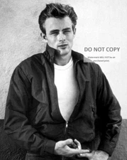 JAMES DEAN ICONIC ACTOR - 8X10 PUBLICITY PHOTO (EP-277)