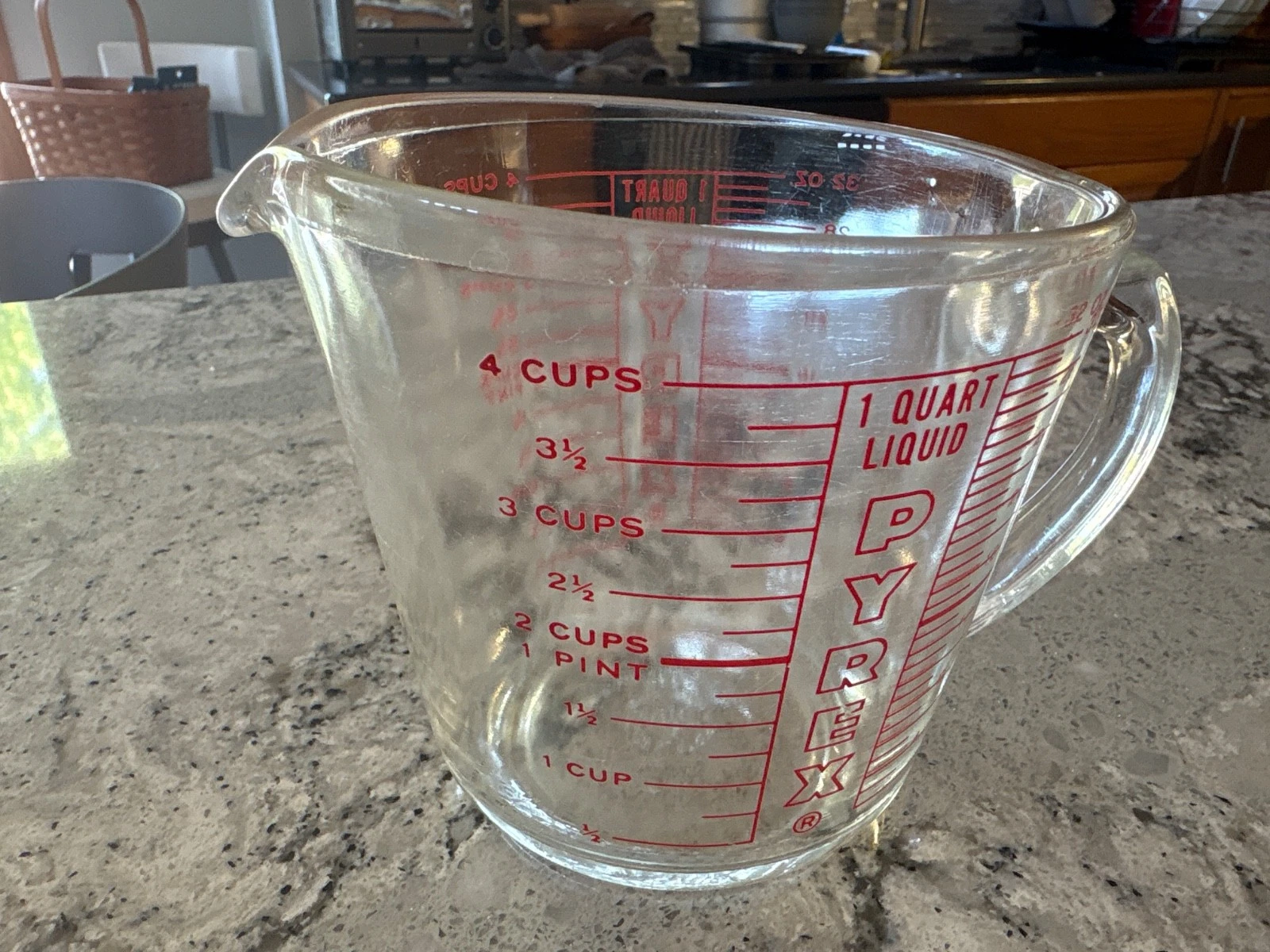 Vtg Pyrex 4 Cups 1 Quart Liquid Measuring Cup with Handle GUC