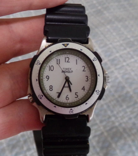 Men's Vintage TIMEX Diver's Watch w/ Backlight & New Battery - Works Great! f77