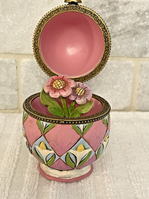 Jim Shore 4013314 ''Springtime Surprise'' 2008 Pink w/ Easter Lily pattern