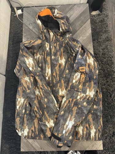 686 Gore-Tex Hydra Down Thermagraph Jacket