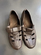 Life Stride 7 W Brown Leather Easy Fasten Comfort Shoes EUC