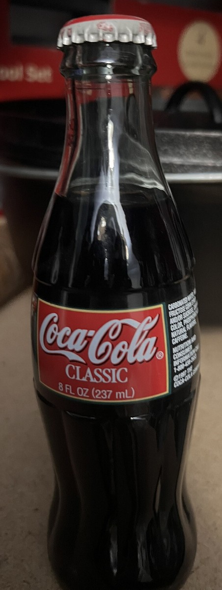 1997 Christmas Coca-Cola Classic 8 Fl Oz Glass Bottle - Coke Santa